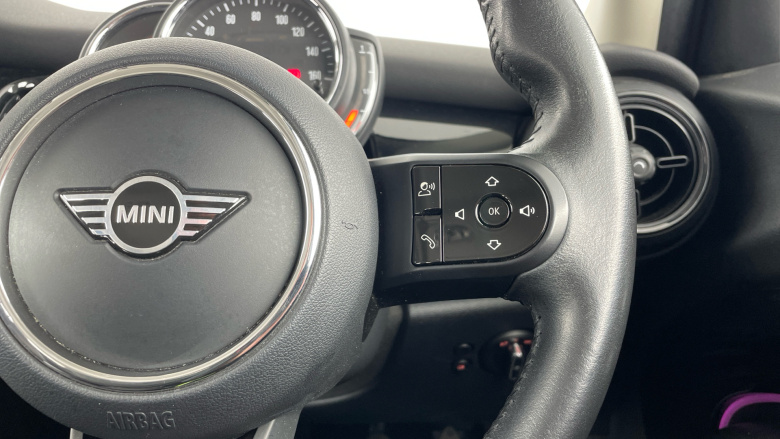 MINI Hatchback 1.5 Cooper Classic 5dr Petrol Hatchback